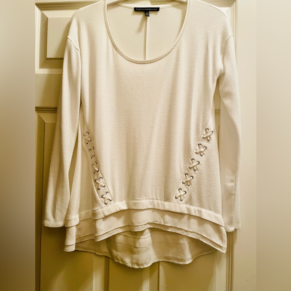 White House Black Market Cream Pullover - XS